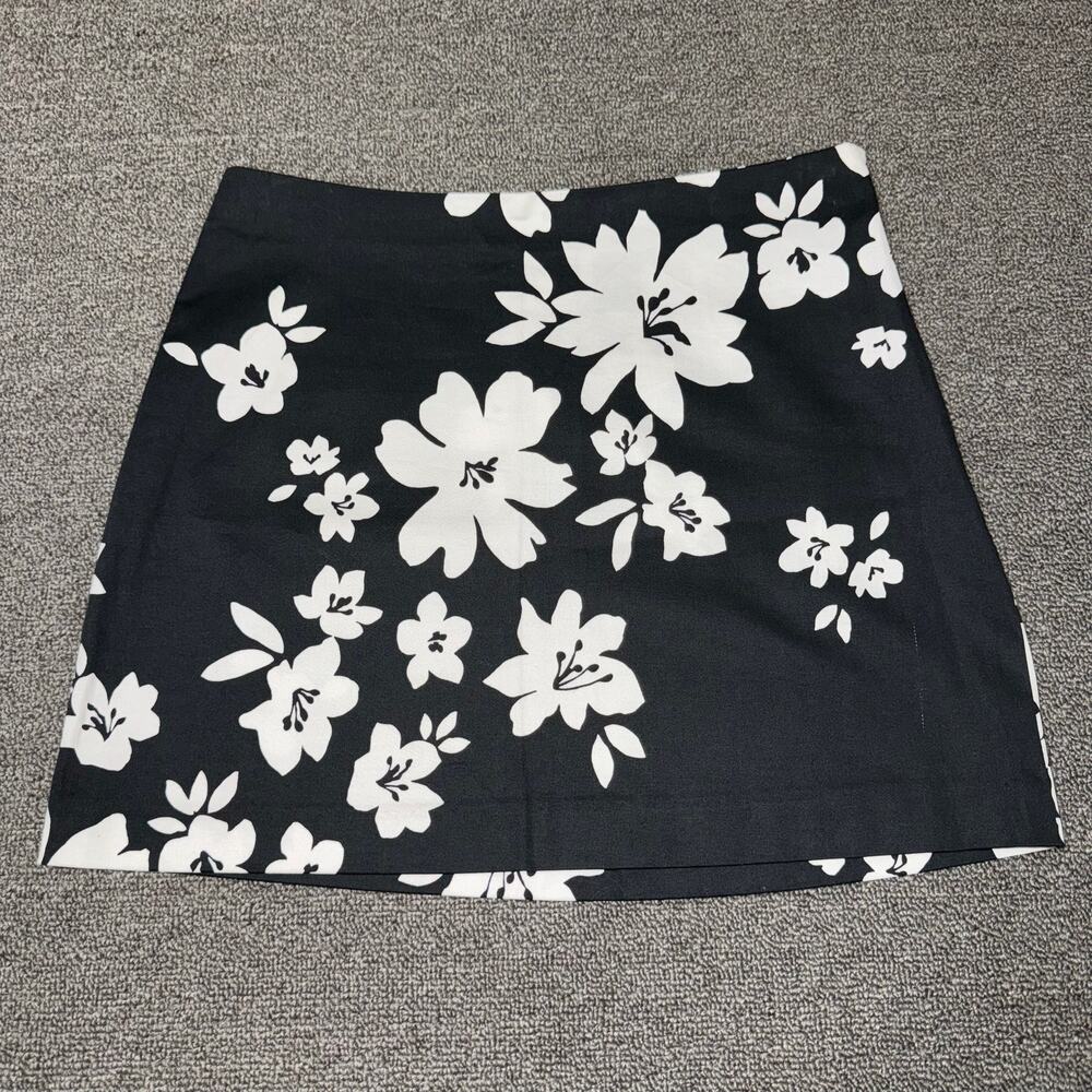 Express‎ Y2K Black Floral Mini Skirt Women's Size 1/2 Resort Vacation Wear